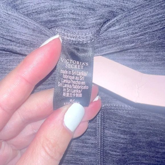 NWT Victoria’s Secret High Rise Grey Leggings Size 6 - Picture 3 of 10